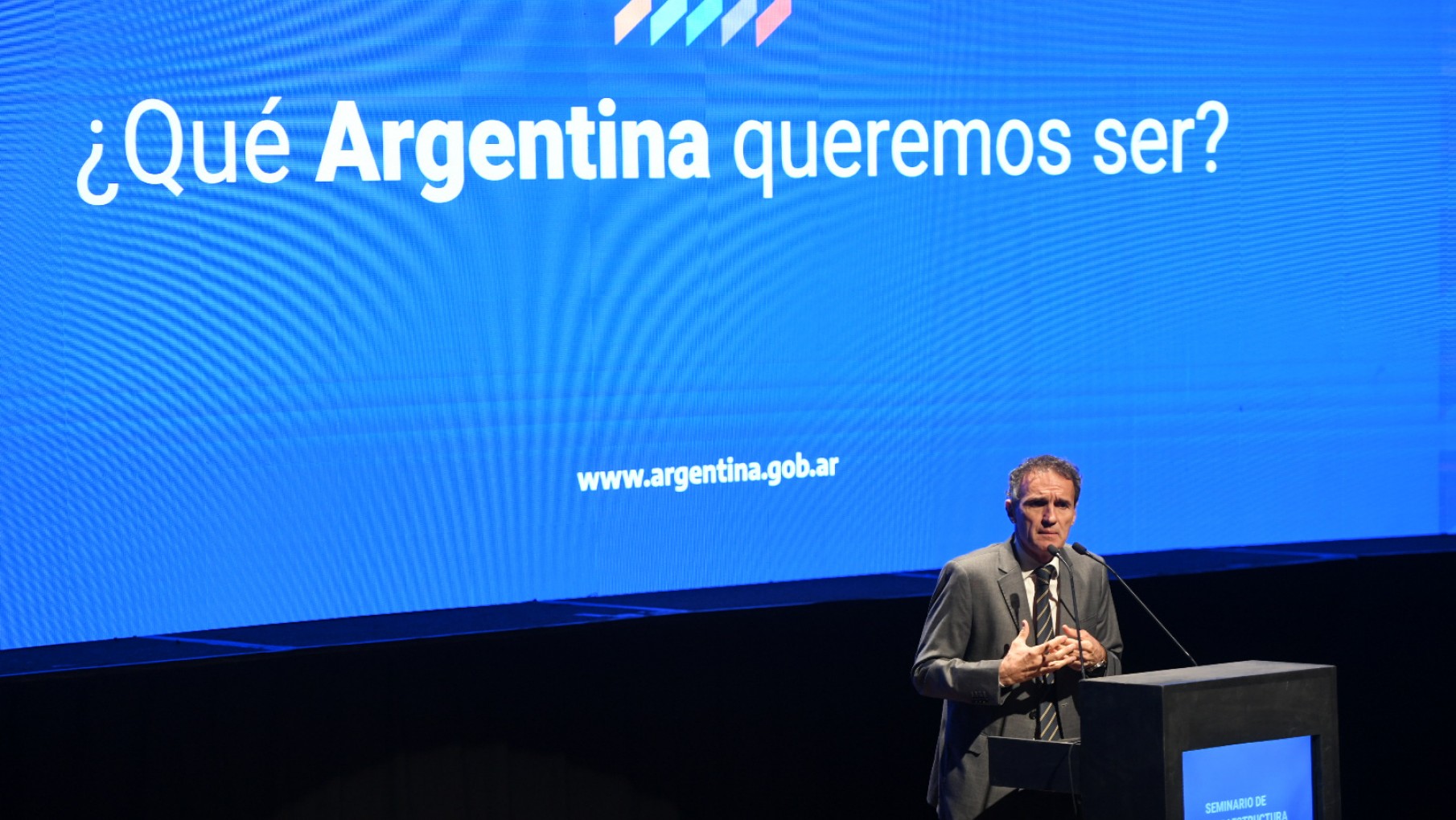 "Desde el peronismo nos hacemos cargo": Definiciones de un ministro sobre obra pública  y Vaca Muerta